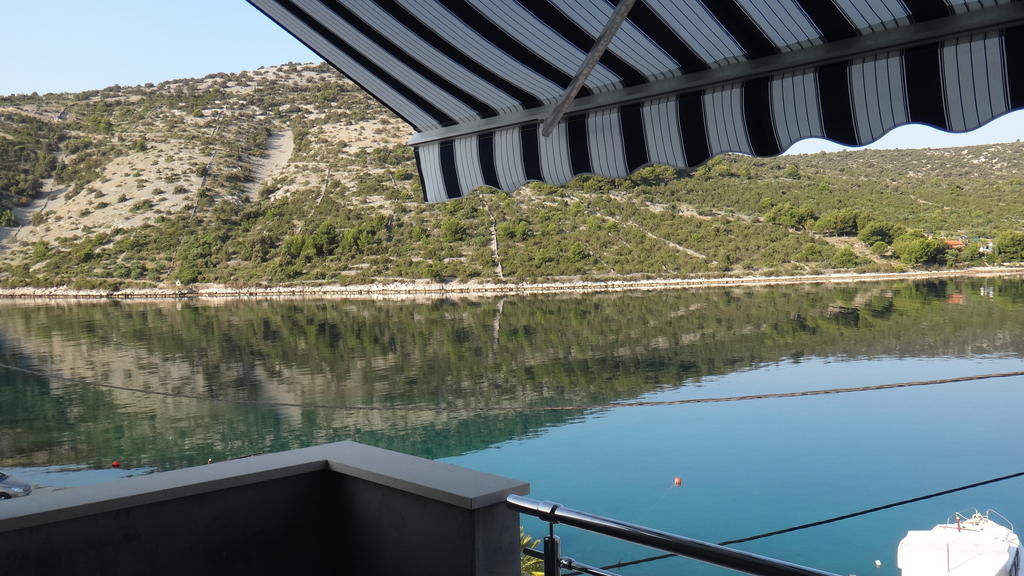 Apartments Selina Vinišće Szoba fotó