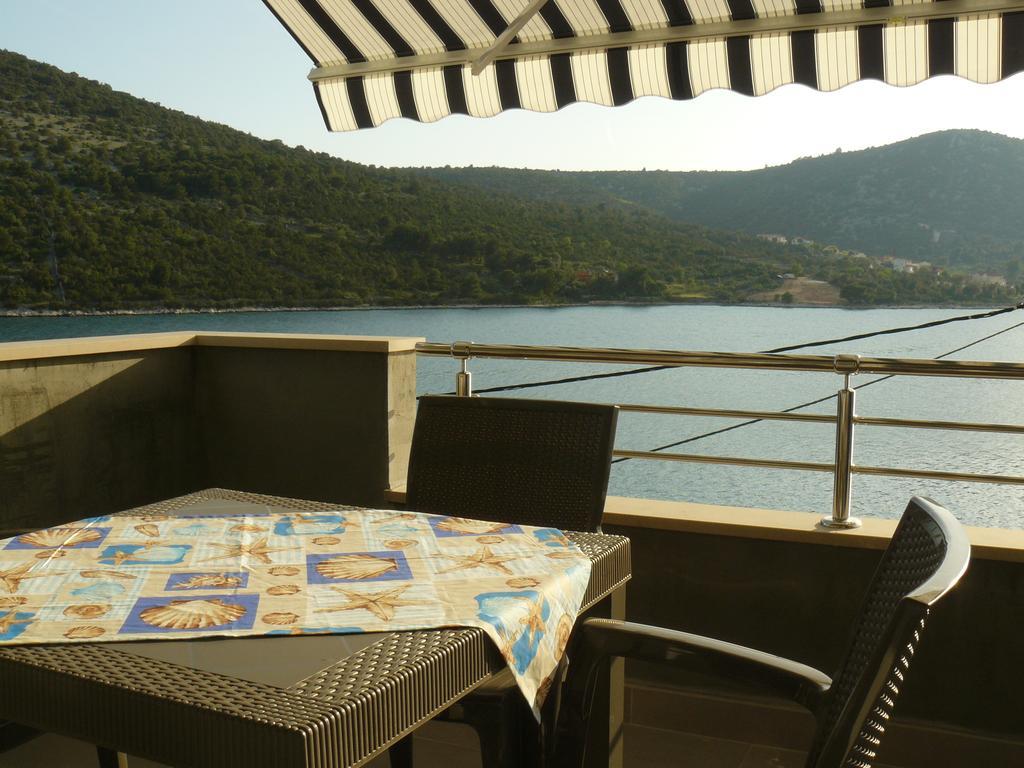 Apartments Selina Vinišće Szoba fotó