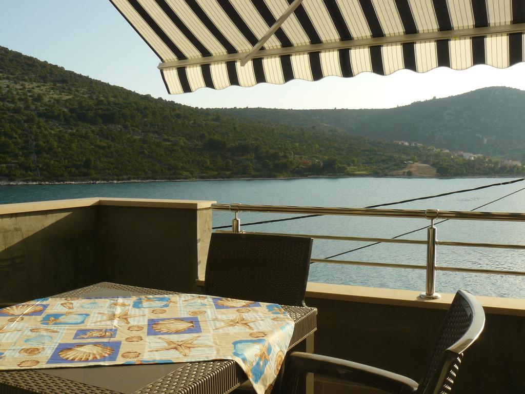Apartments Selina Vinišće Szoba fotó